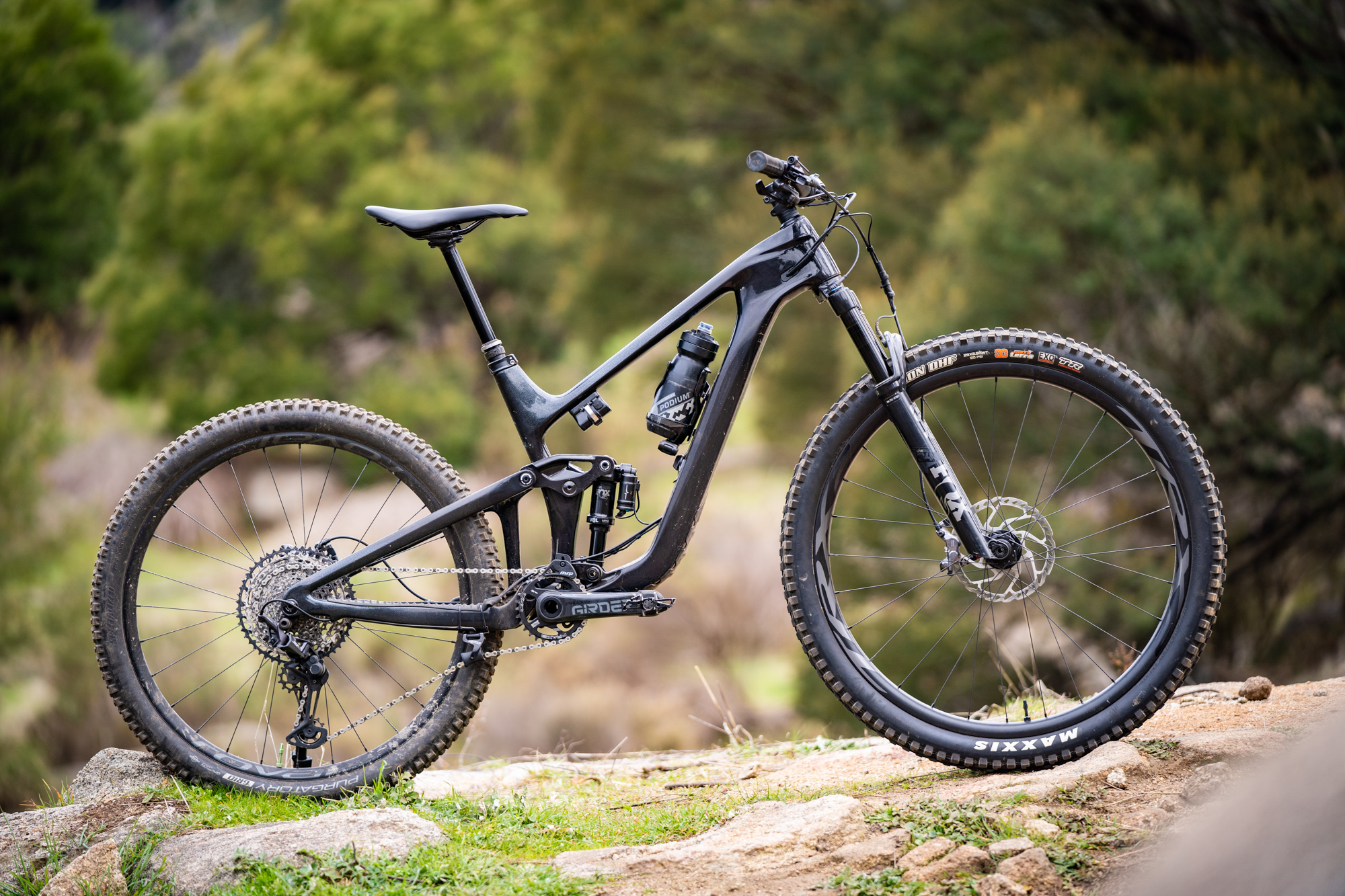 Mountain bike with clearance fox suspension