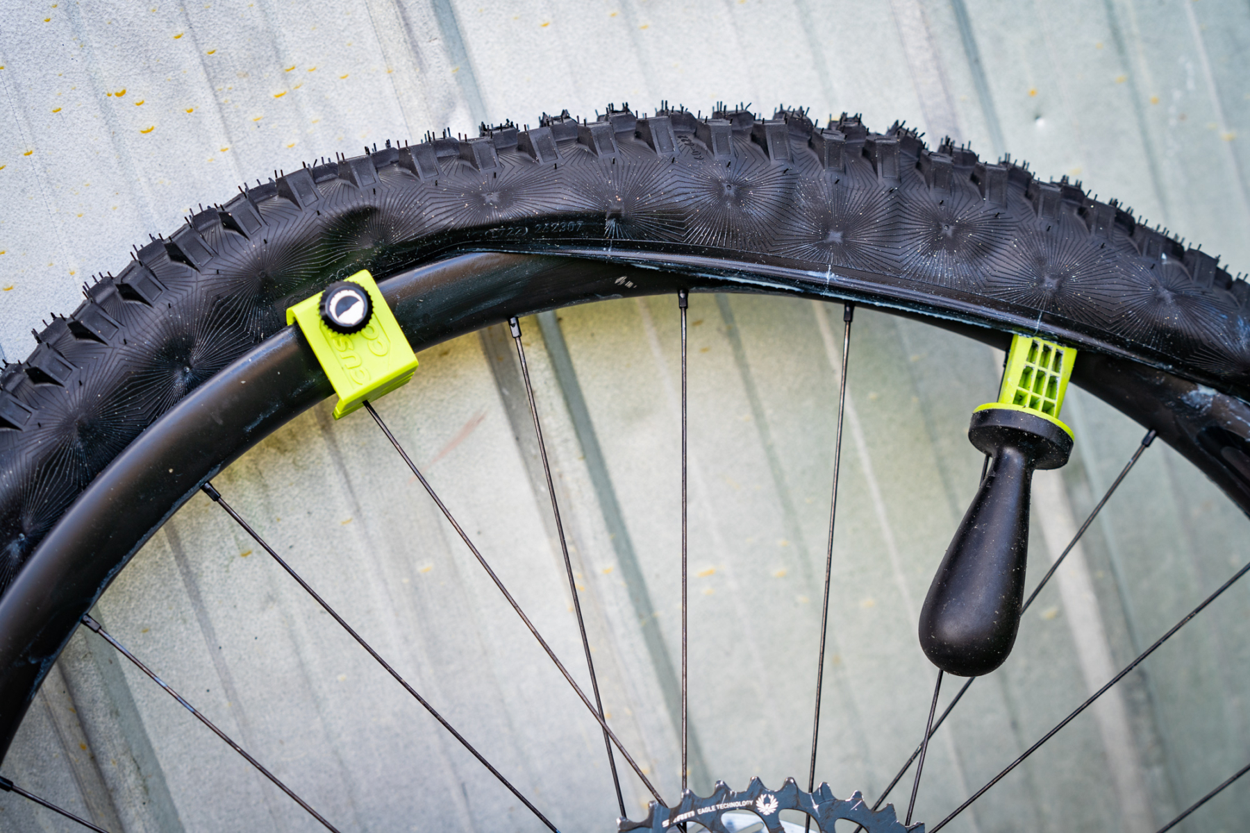 cushcore bead dropper bead bro tubeless