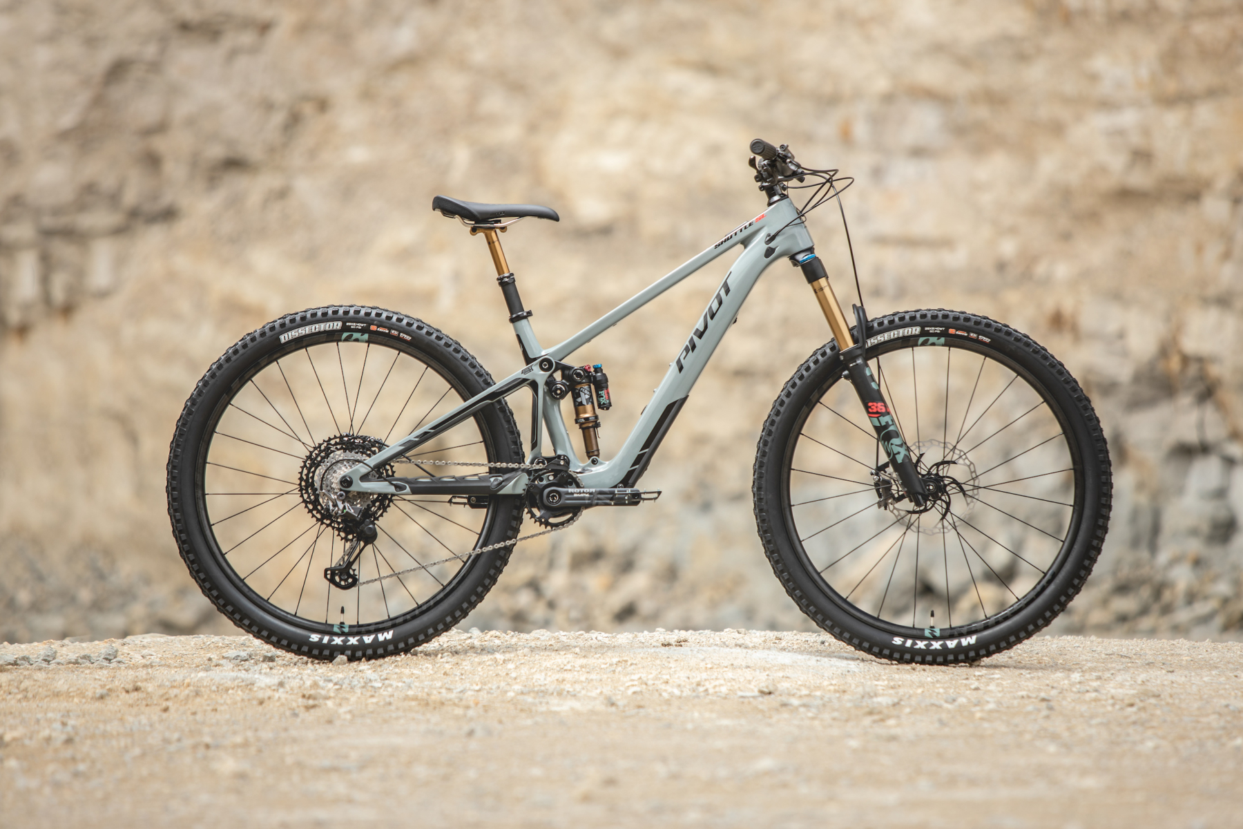 pivot shuttle sl emtb