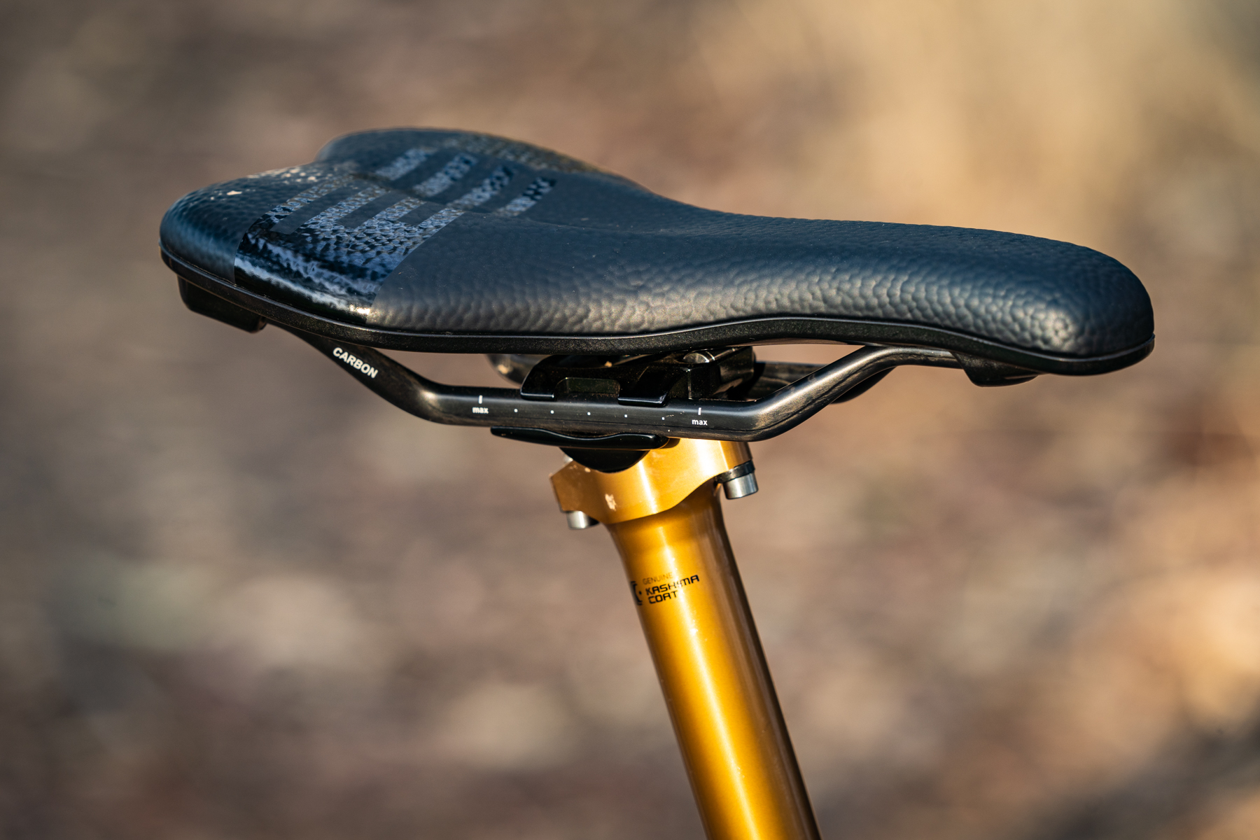 bikeyoke sagma carbon saddle
