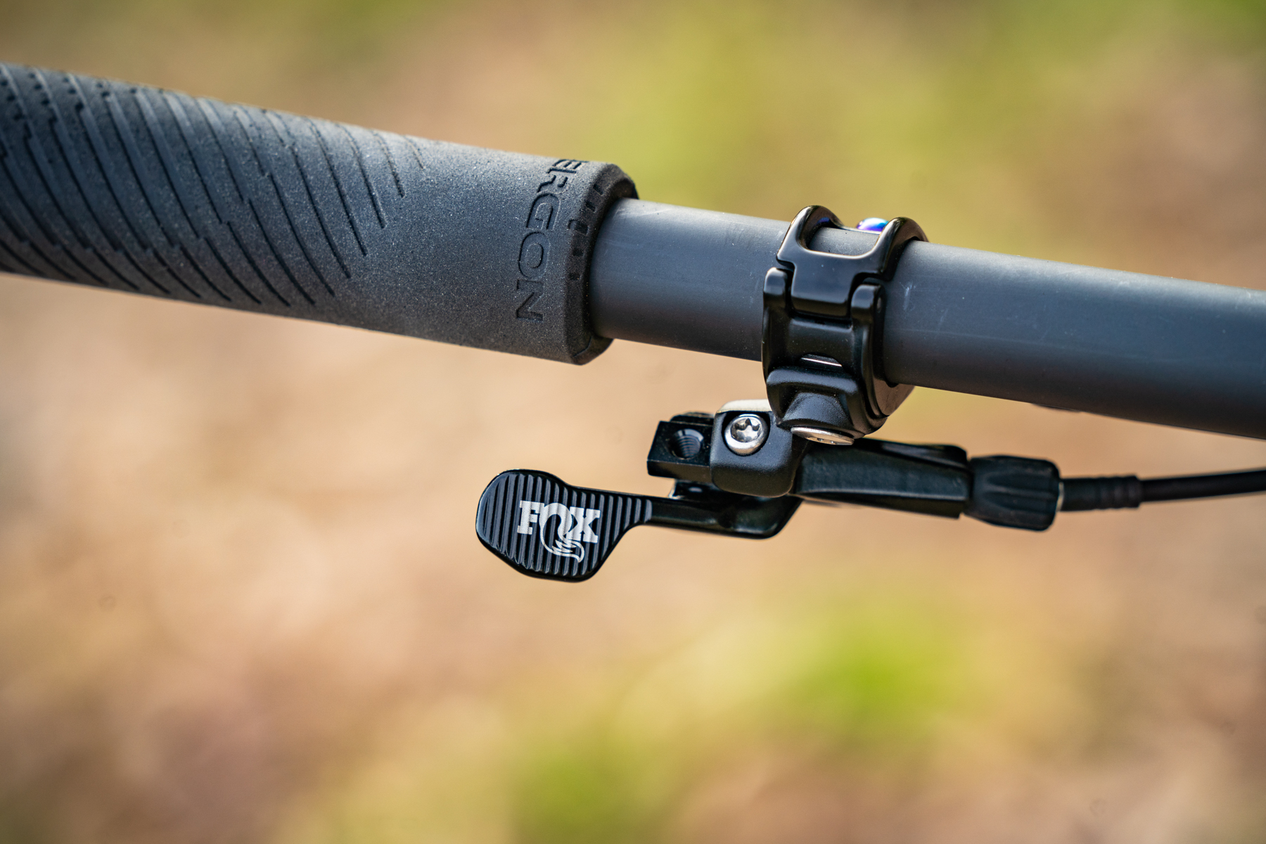 Fox Transfer SL Review | The lightest dropper post we've tested