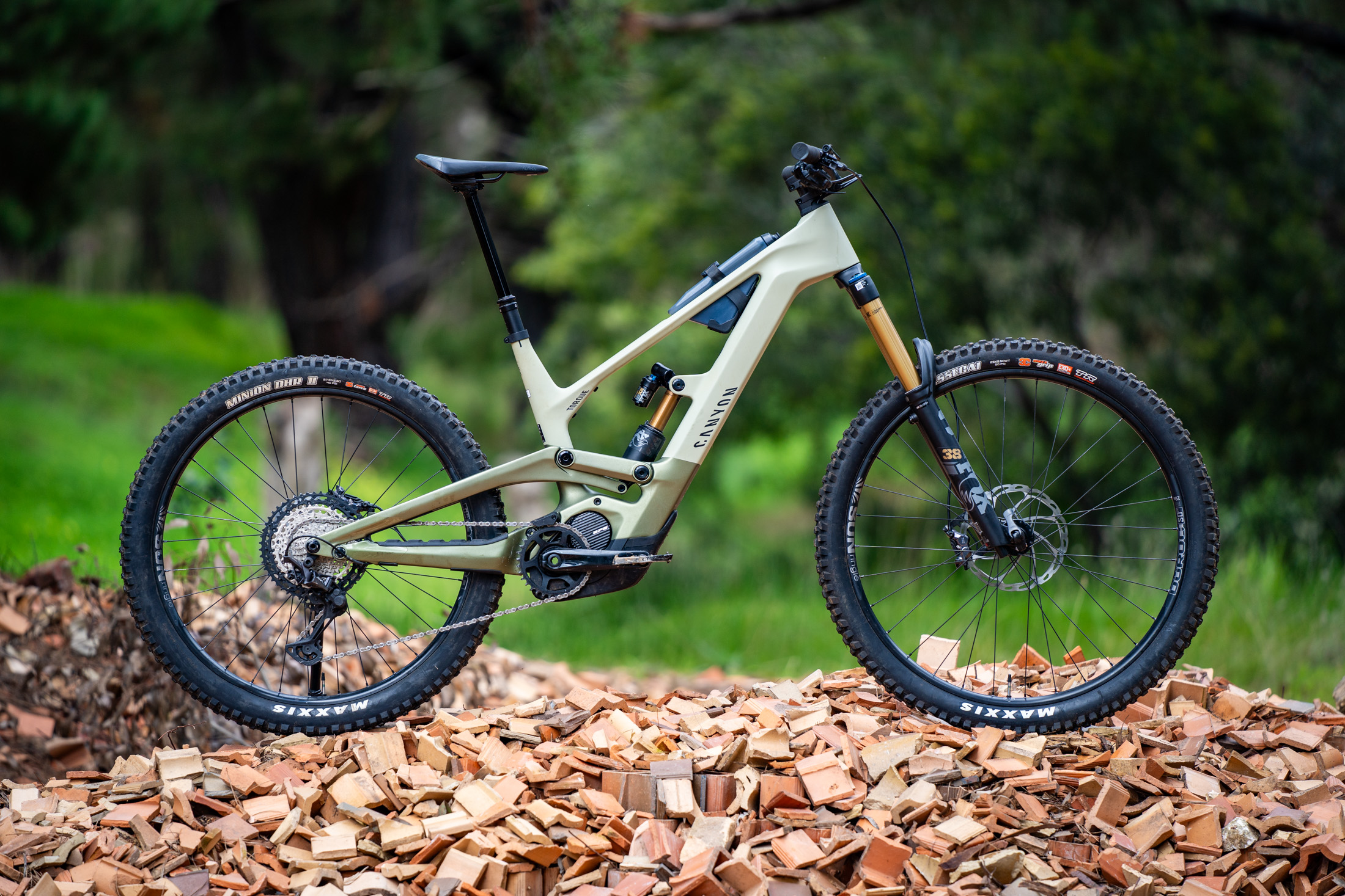 2023 canyon torque:on cf 9 emtb electric