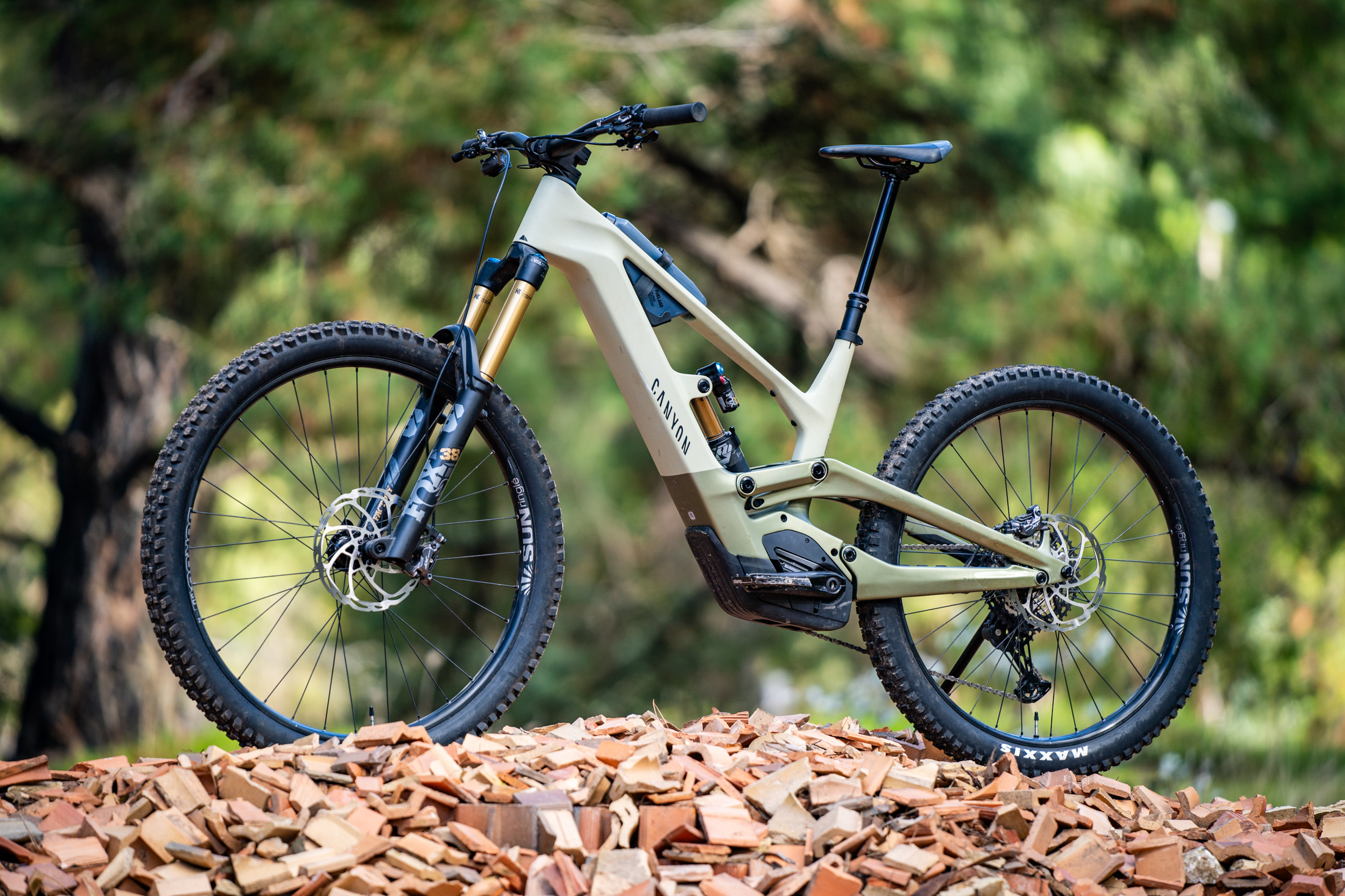 2023 canyon torque:on cf 9 emtb electric