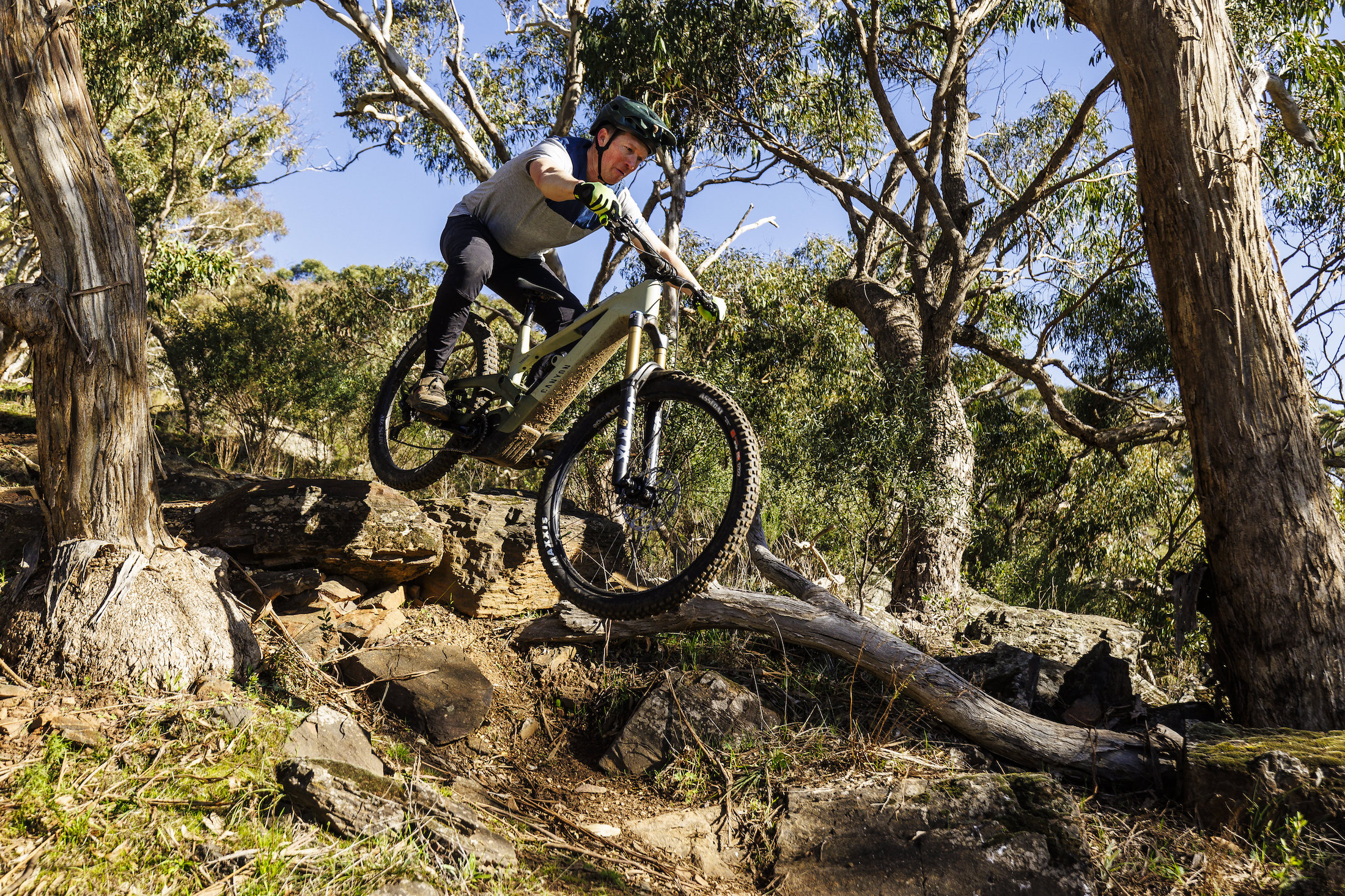 2023 canyon torque:on cf 9 emtb electric