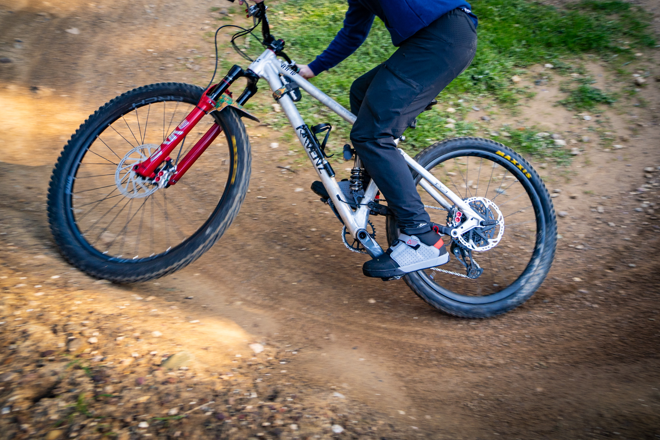 Pro best sale downhill bike