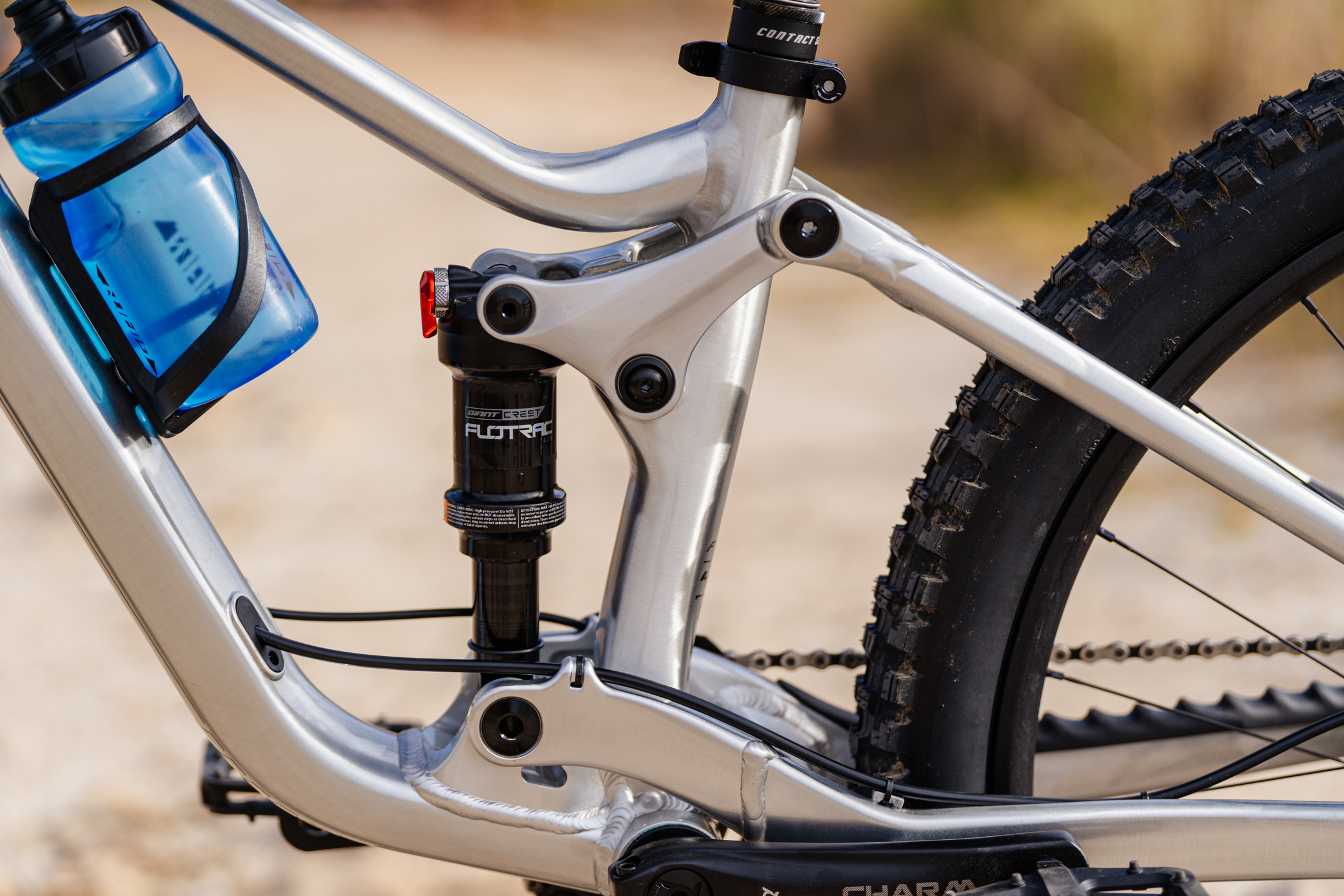2025 giant faith 24 full suspension kids mountain bike