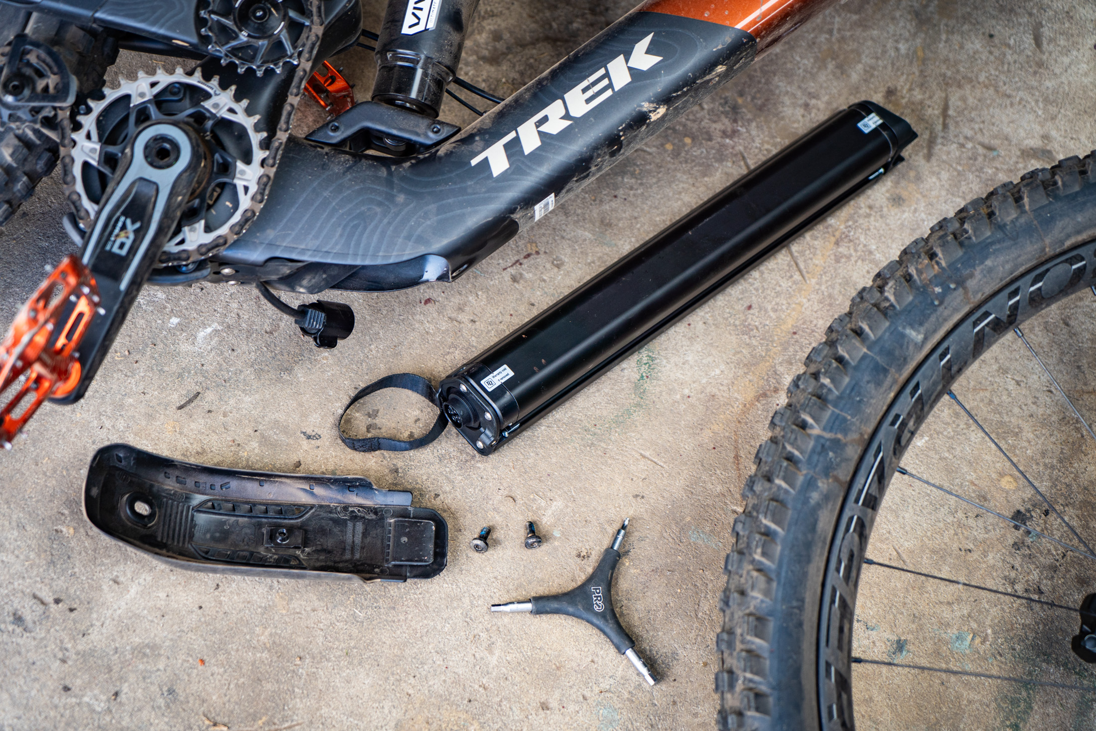 2025 trek slash plus 9.9 e-mtb electric