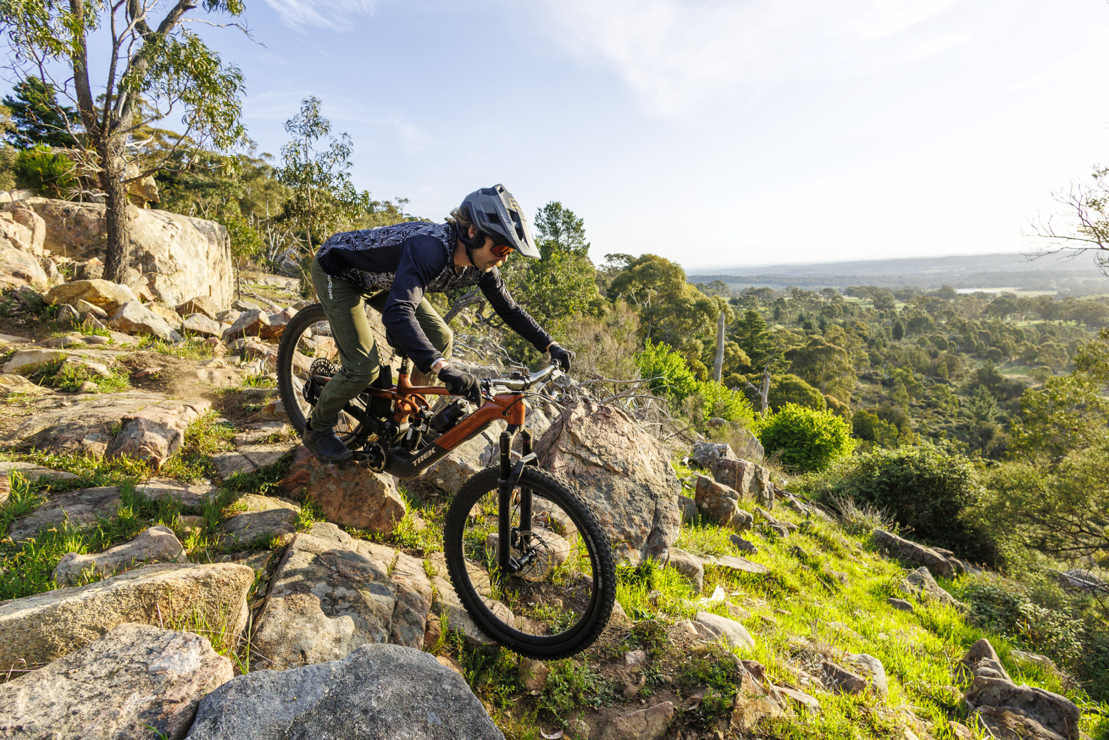 2025 trek slash+ plus weight 9.9 e-mtb electric
