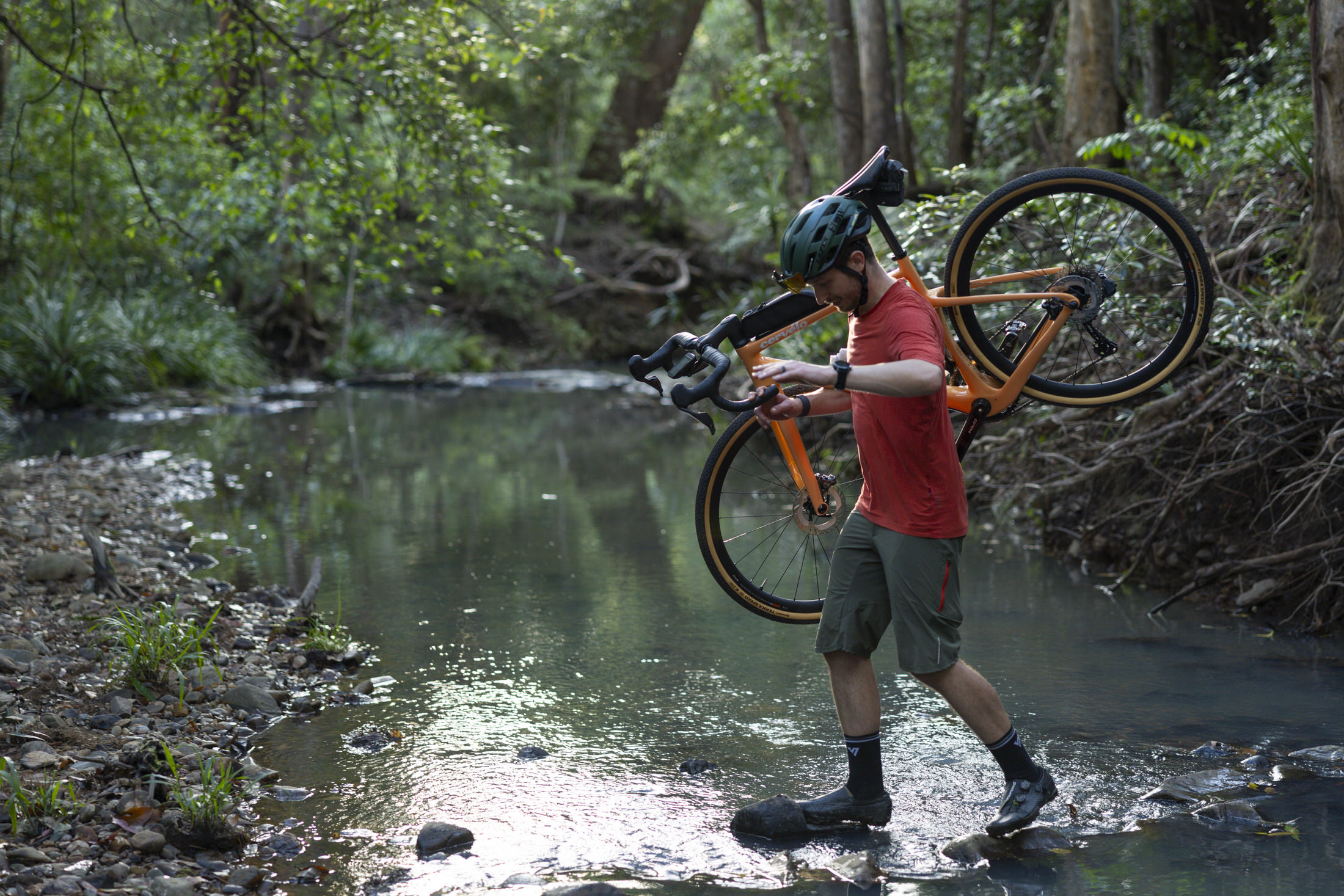 Shimano GRX Di2 Review Class leading gravel shifting missing one big thing