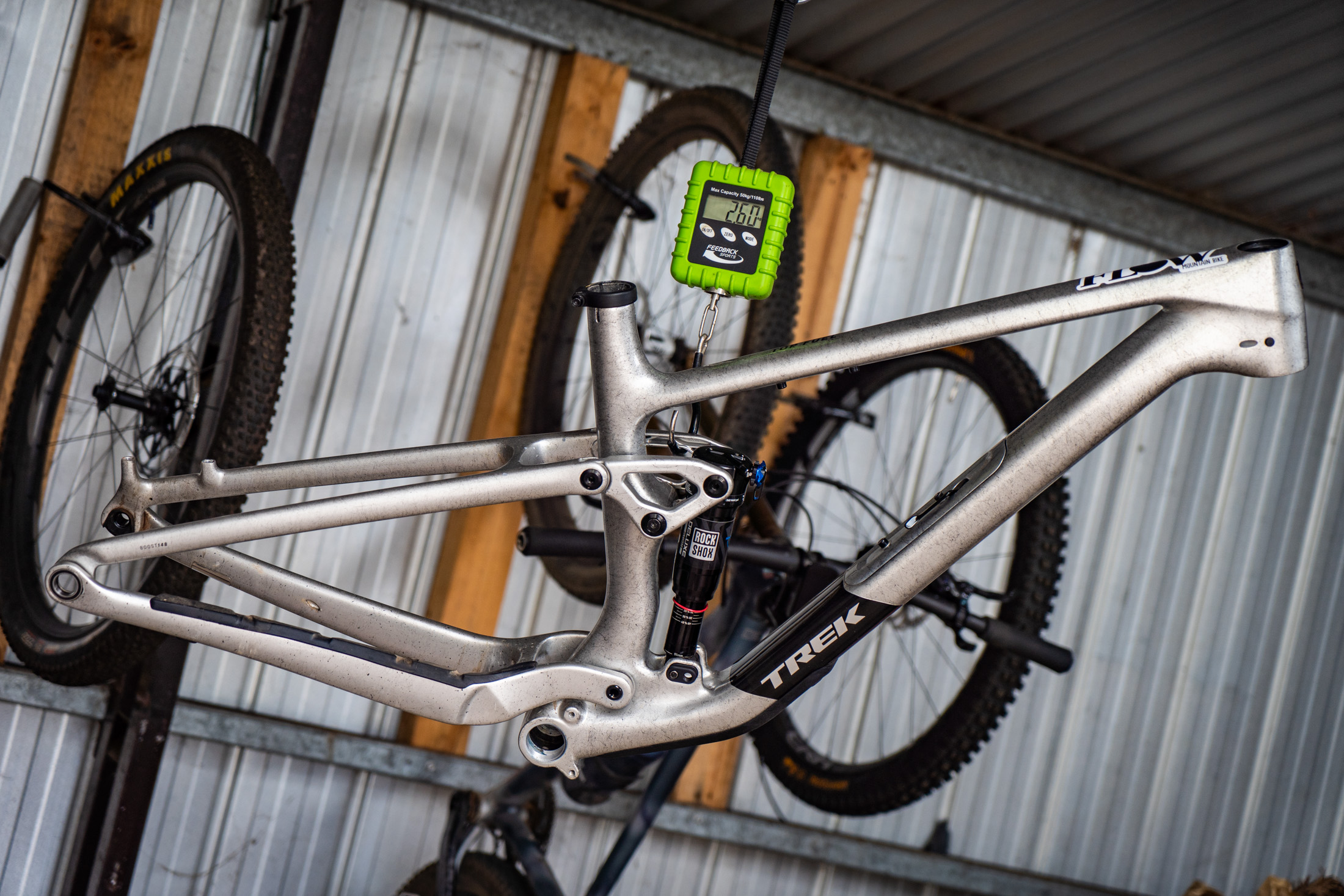 2025 trek top fuel frame weight