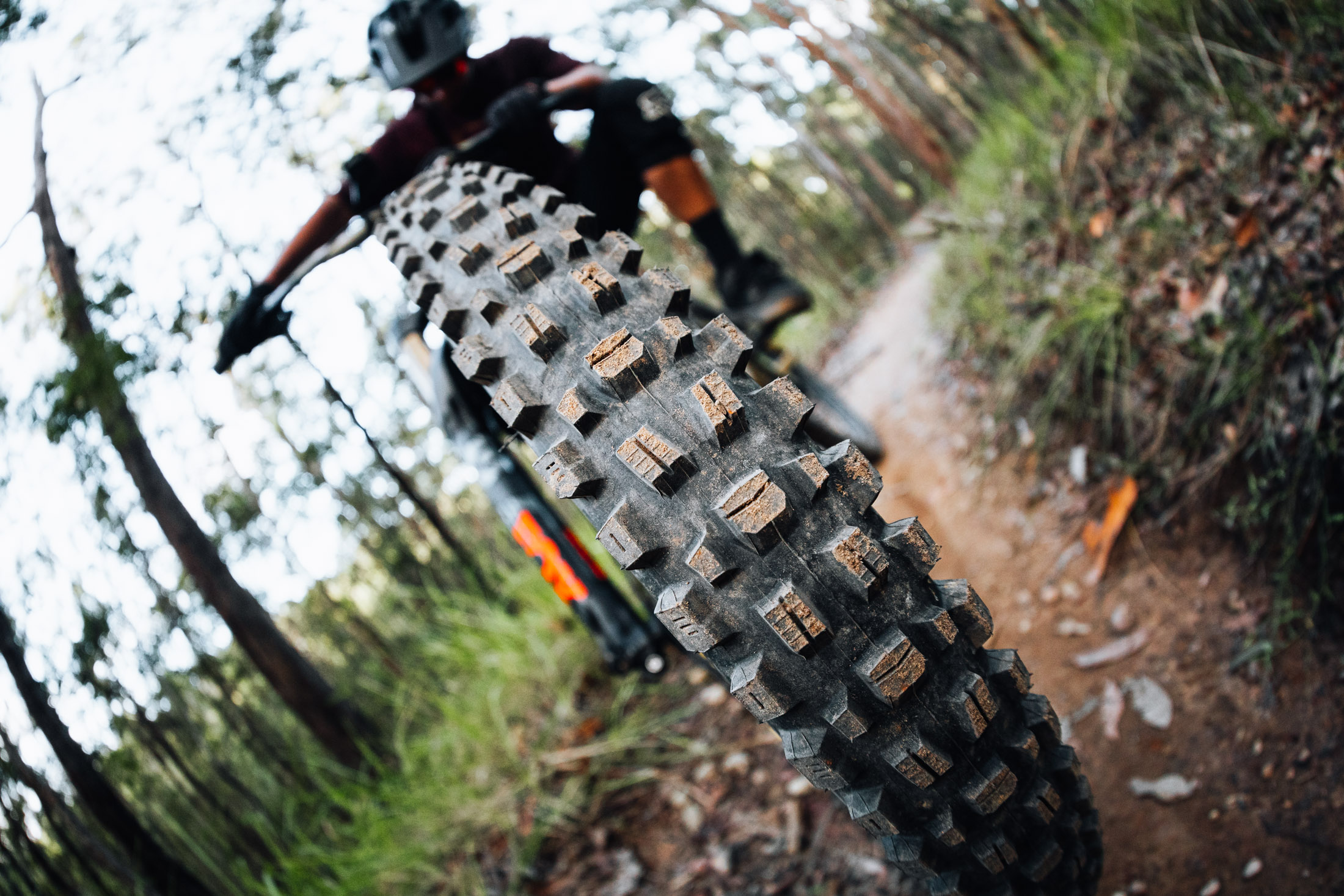how to choose the correct mountain bike tyres