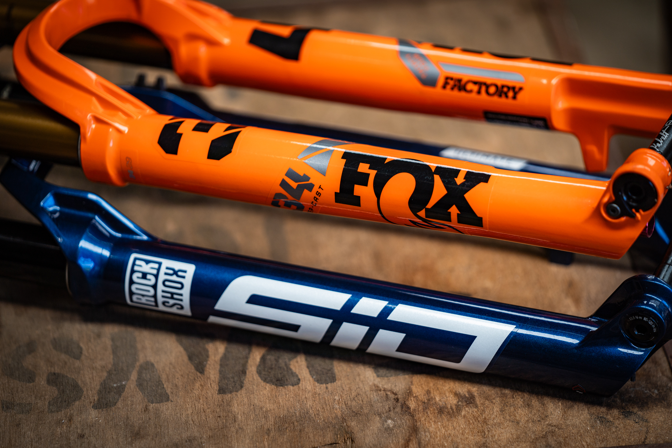 2025 rockshox sid ultimate vs fox 34 sc step-cast factory series